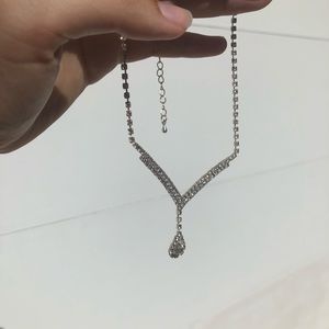 Classy silver necklace